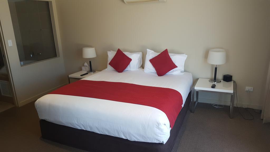 Pier 5* Urangan