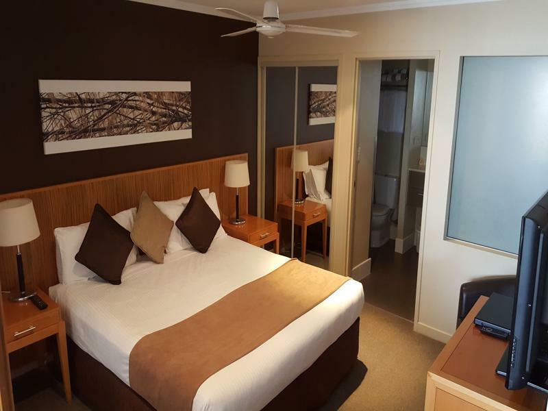 Pier 5* Urangan